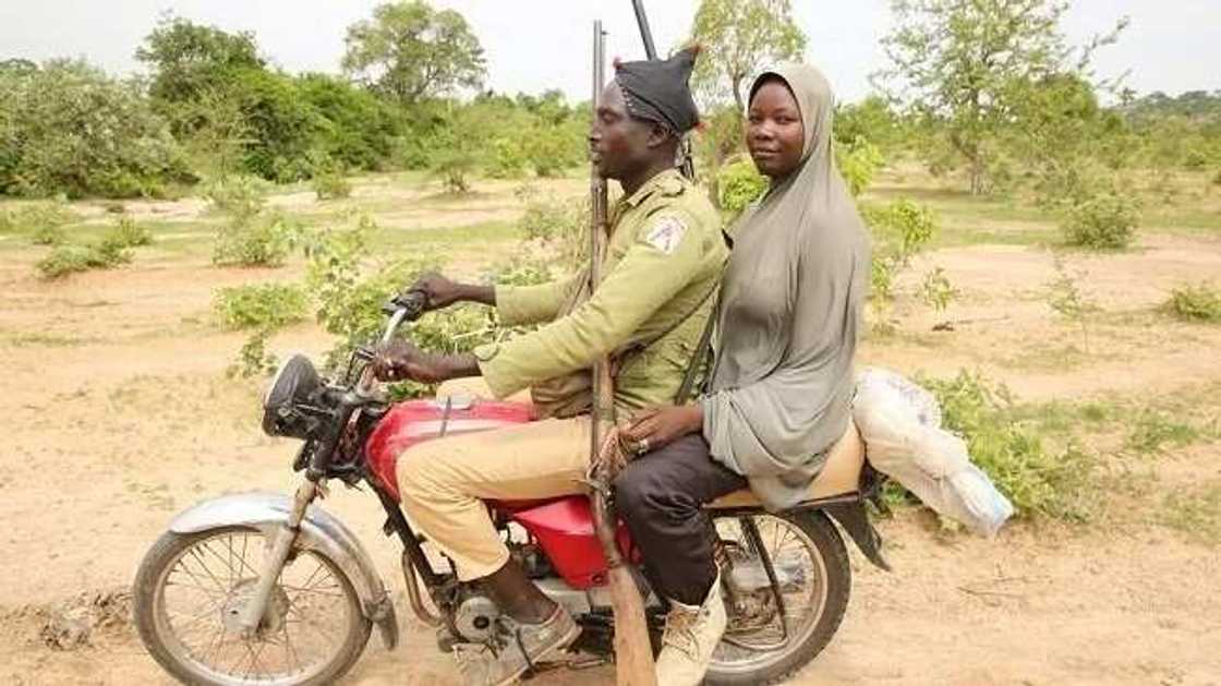 'Yan Boko Haram sun sanni kuma suna tsoro na - Aisha mafarauciya 'Yan Boko Haram sun sanni kuma suna tsoro na - Aisha mafarauciya