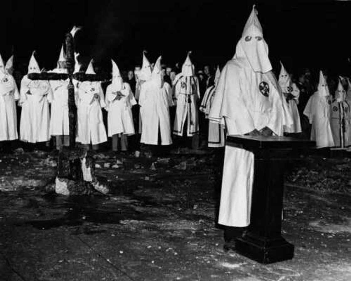 Top 10 dangerous religious cults in the world Top 10 dangerous religious cults in the world