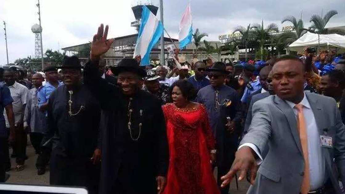 Goodluck ya roki Gwamnatin Shugaba Buhari ayi zaben kwarai a Ekiti Goodluck ya roki Gwamnatin Shugaba Buhari ayi zaben kwarai a Ekiti