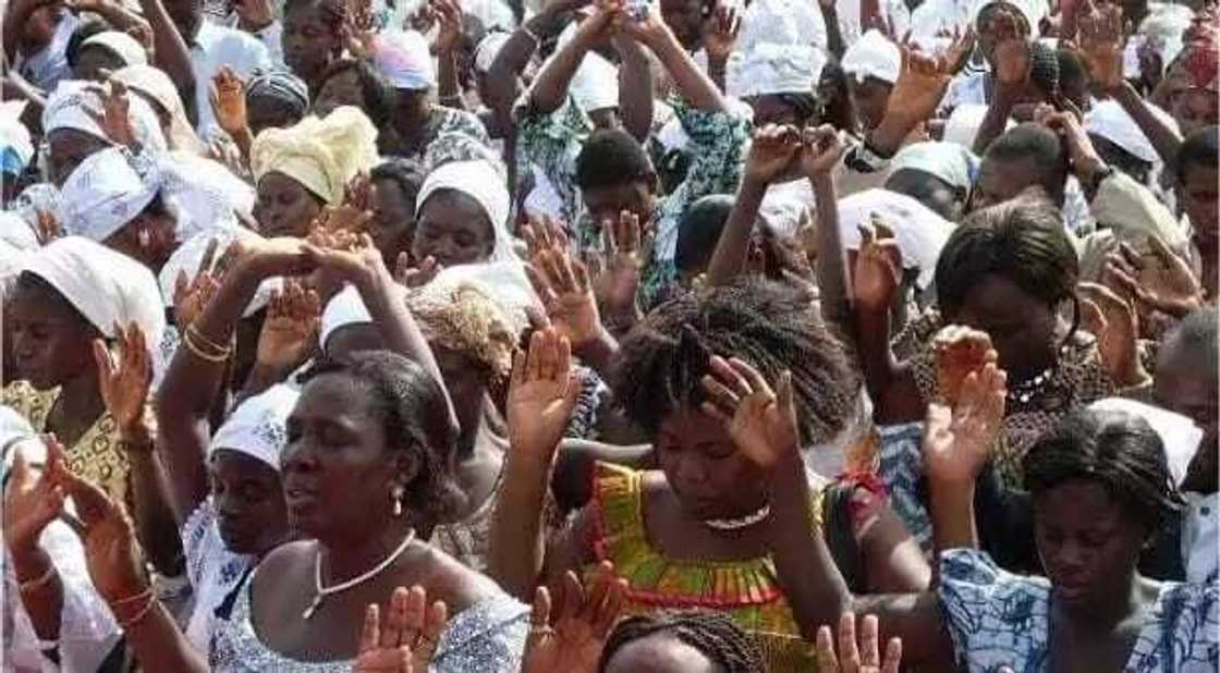 Fastocin Kasar nan sun yi addu’a ga Shugabannin banza Fastocin Kasar nan sun yi addu’a ga Shugabannin banza