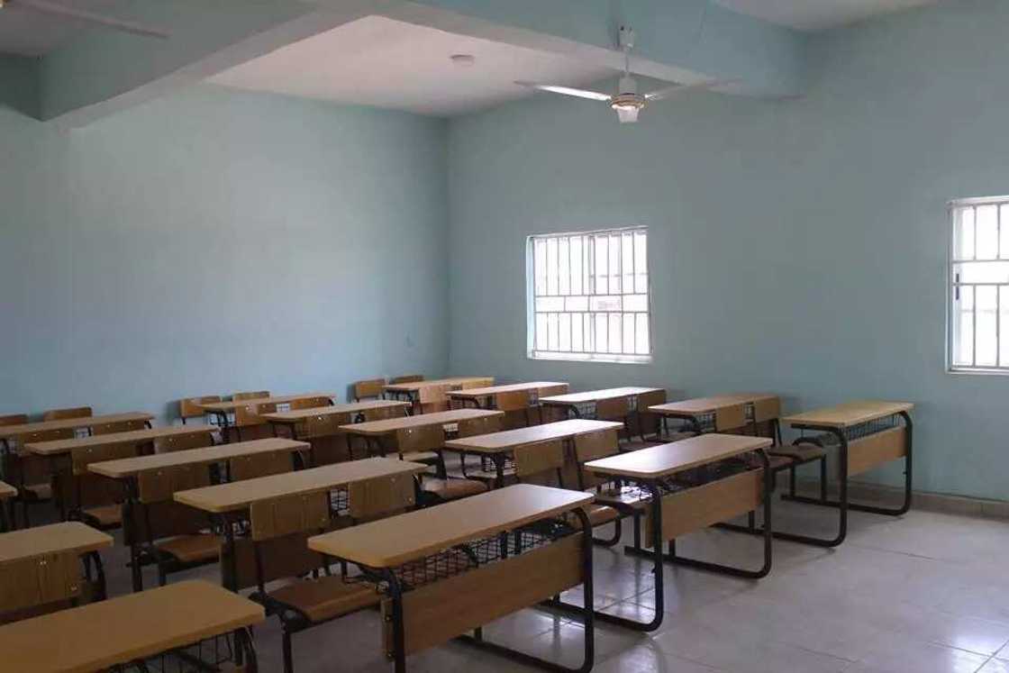 Ayyukan 10 da gwamnatin Sakwato ta kaddamar a ranar demokradiyya (Hotuna) Ayyukan 10 da gwamnatin Sakwato ta kaddamar a ranar demokradiyya (Hotuna)