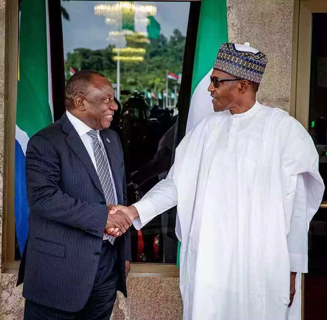 Buhari da shugaban kasar Afrika ta Kudu sun saka labule a fadar gwamnatin Najeriya, kalli hoto Buhari da shugaban kasar Afrika ta Kudu sun saka labule a fadar gwamnatin Najeriya, kalli hoto