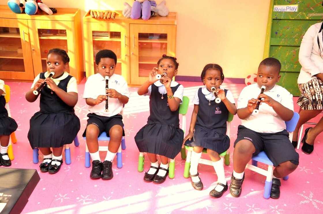 School uniforms items School uniforms items