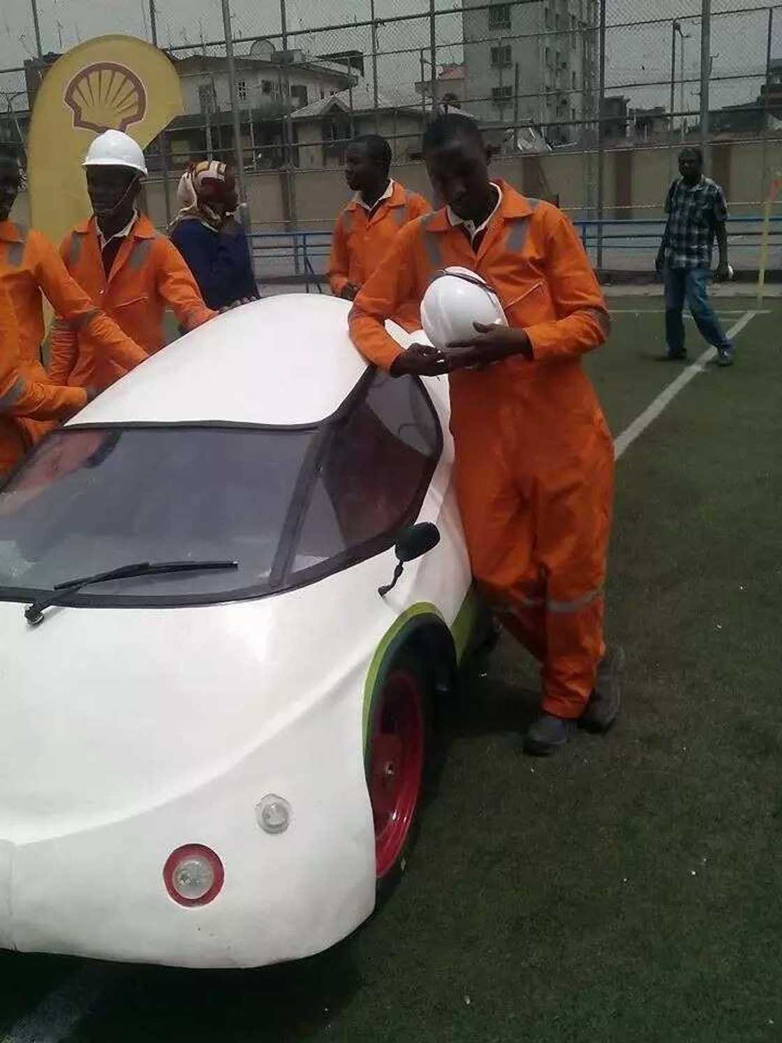 Ka gaji da bubbuge motarka? Ga wata mota da wani dalibin ABU ya ƙera wanda ba’a taɓa buga ta Ka gaji da bubbuge motarka? Ga wata mota da wani dalibin ABU ya ƙera wanda ba’a taɓa buga ta