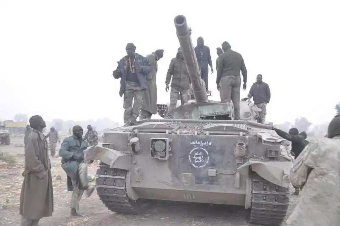 Yanzu Yanzu: Rundunar sojin Najeriya sun gano wata motar yaki da yan Boko Haram suka ci zarra a shekarar da ta gabata a Gwoza