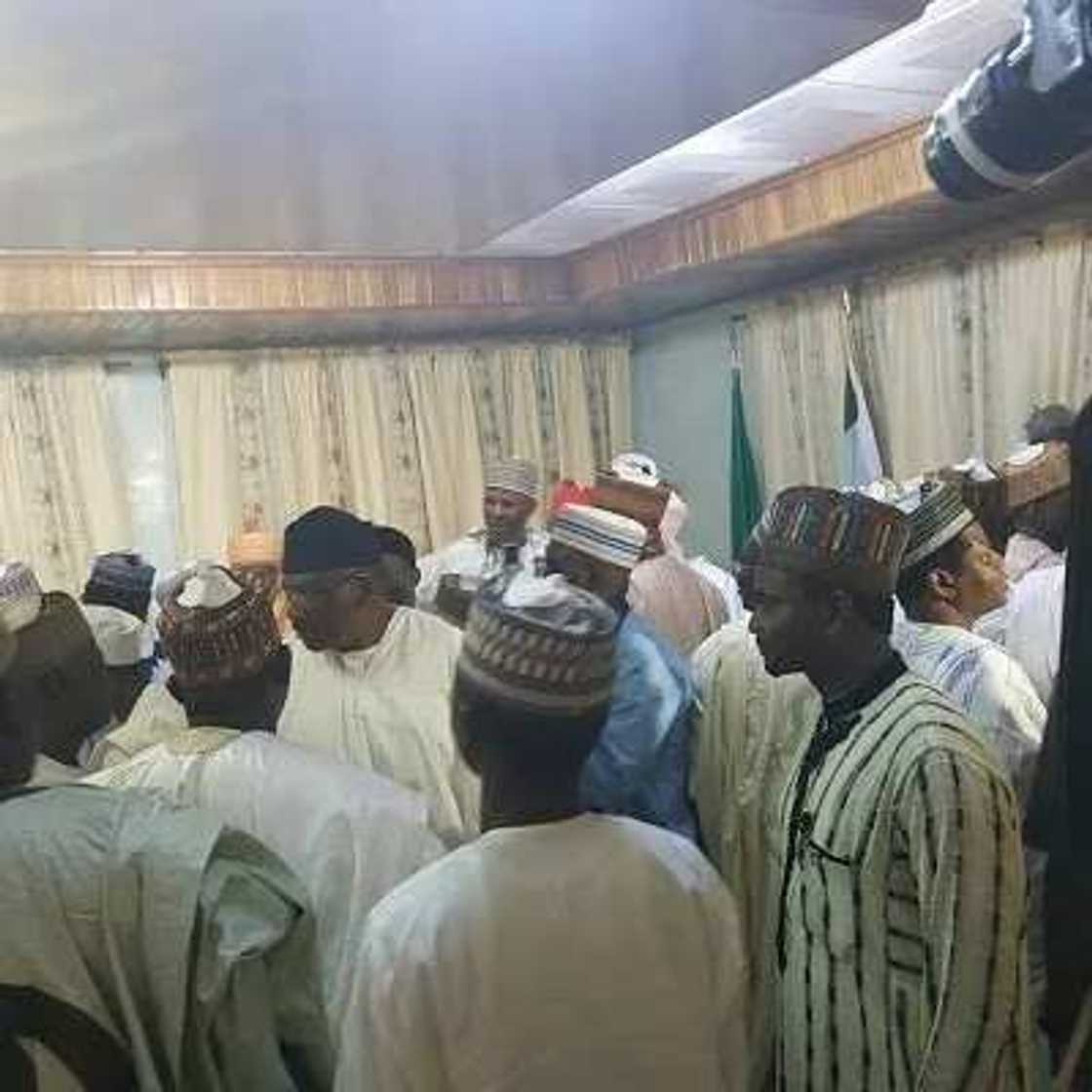 Mayan mutane sun halarci auren yarinyar shugaban kasa Mayan mutane sun halarci auren yarinyar shugaban kasa