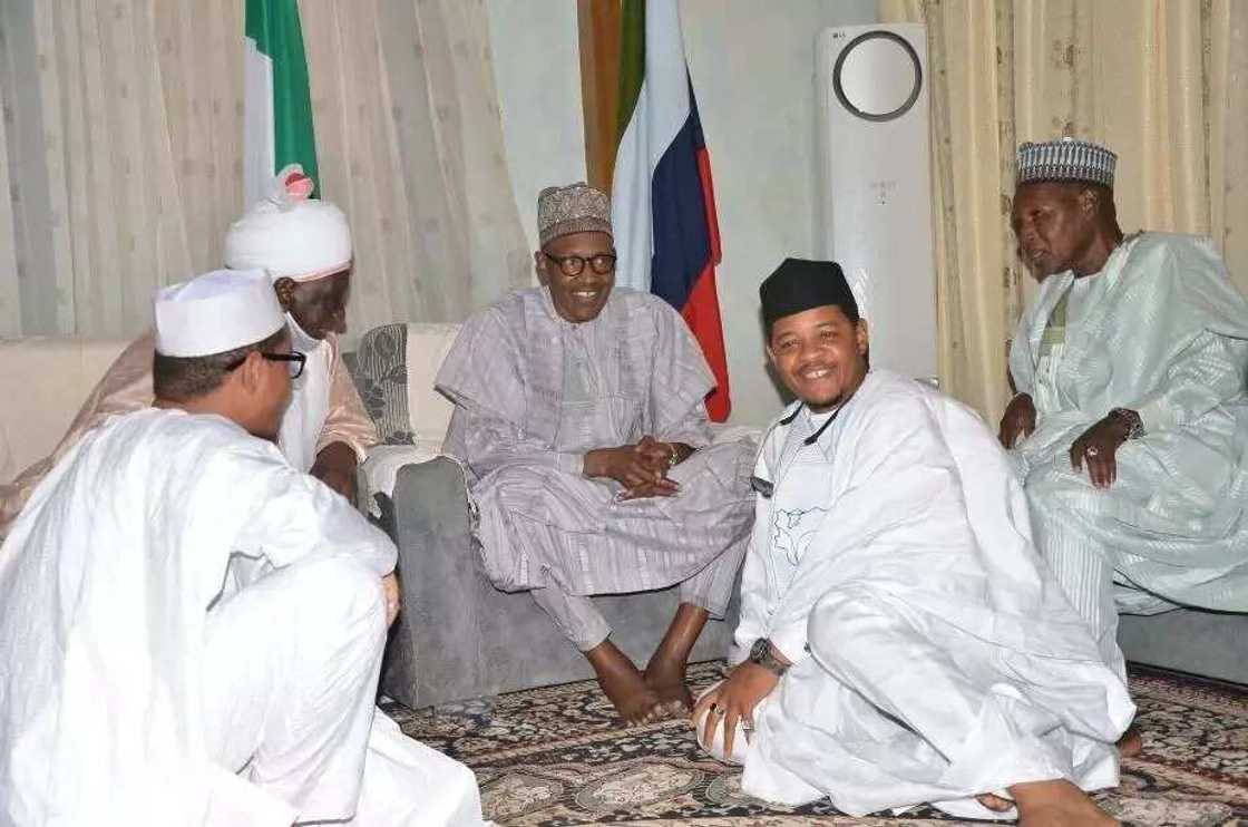 Zan cigaba da cin abinci da harkar barkwanci, ko da Buhari ya sauka daga mulki – Mc Tagwaye