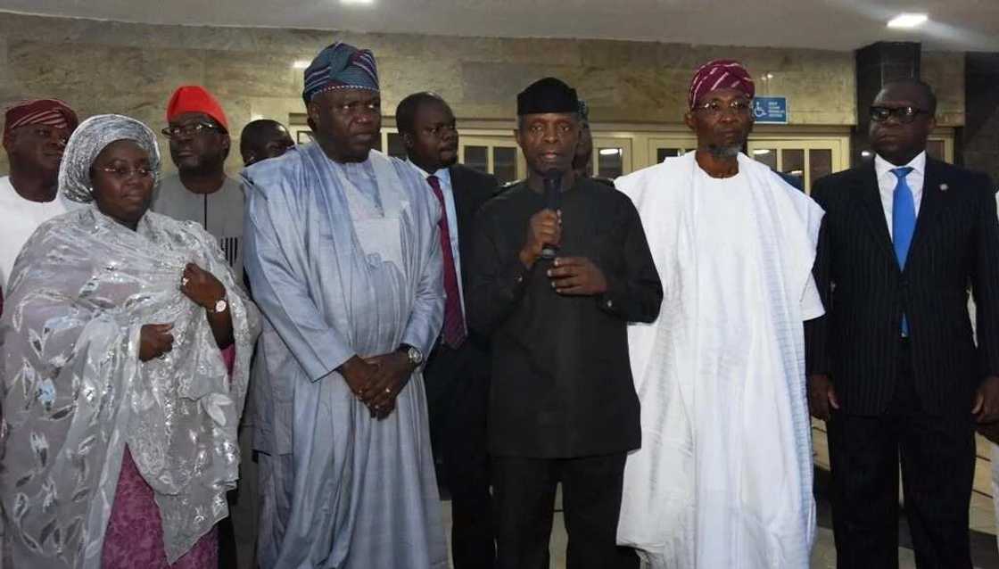 Osinbajo visits Lagos over Otedola bridge fire Osinbajo visits Lagos over Otedola bridge fire