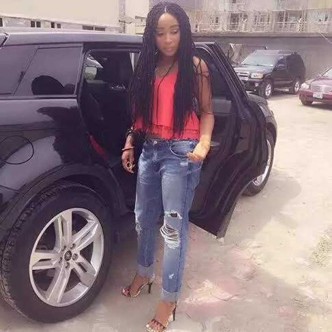 10 Nollywood Actresses And Their Range Rovers (PHOTOS) 10 Nollywood Actresses And Their Range Rovers (PHOTOS)