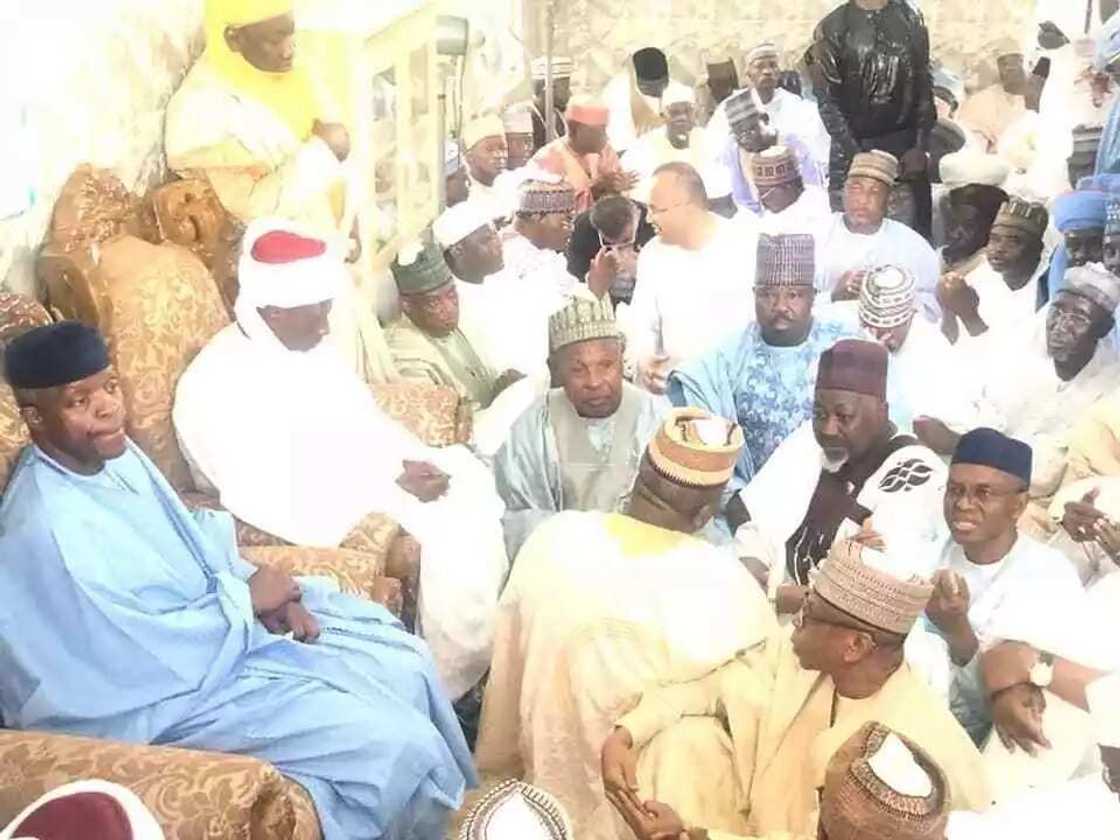 Cikin Hotuna: Ministan Shari'a, Abubakar Malami, ya aurar da diyarsa a Jihar Kebbi Cikin Hotuna: Ministan Shari'a, Abubakar Malami, ya aurar da diyarsa a Jihar Kebbi