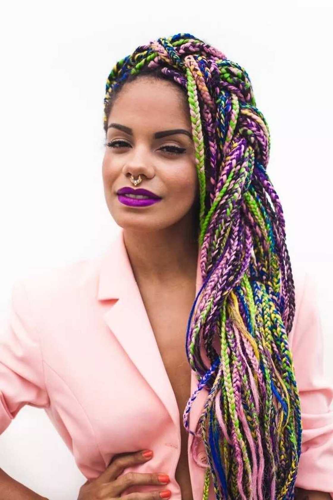 Nigerian stylish colorful braids for round face Nigerian stylish colorful braids for round face