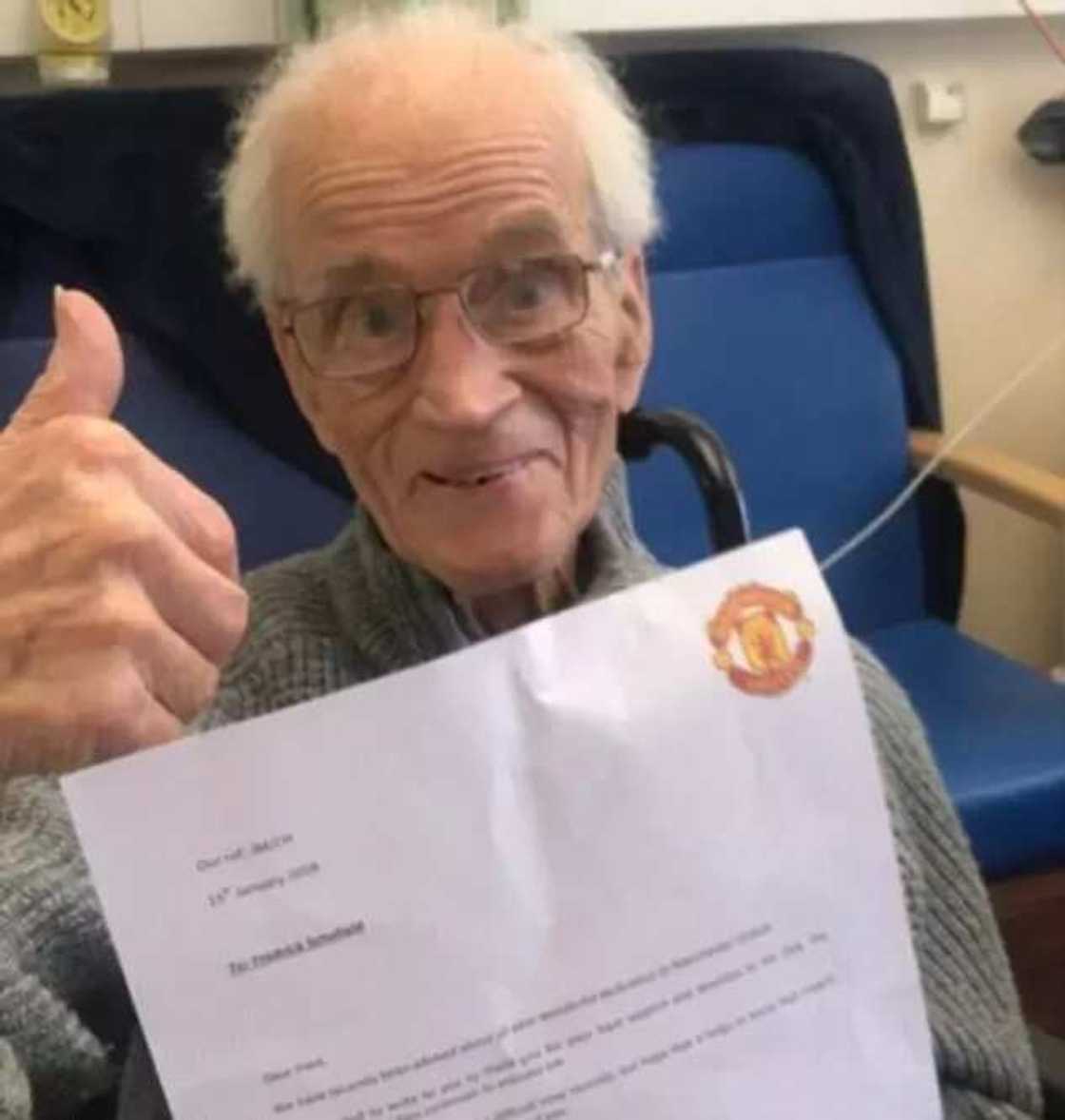 Jose Mourinho sends heartfelt letter to 94-year-old Manchester United fan