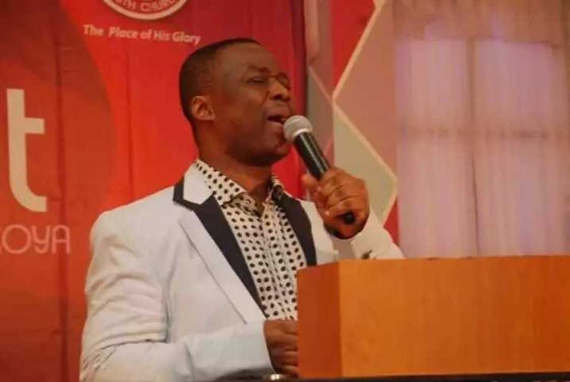 Fasto ya gargadi mata masu ciko, ya shaidan ya gama da su Fasto ya gargadi mata masu ciko, ya shaidan ya gama da su