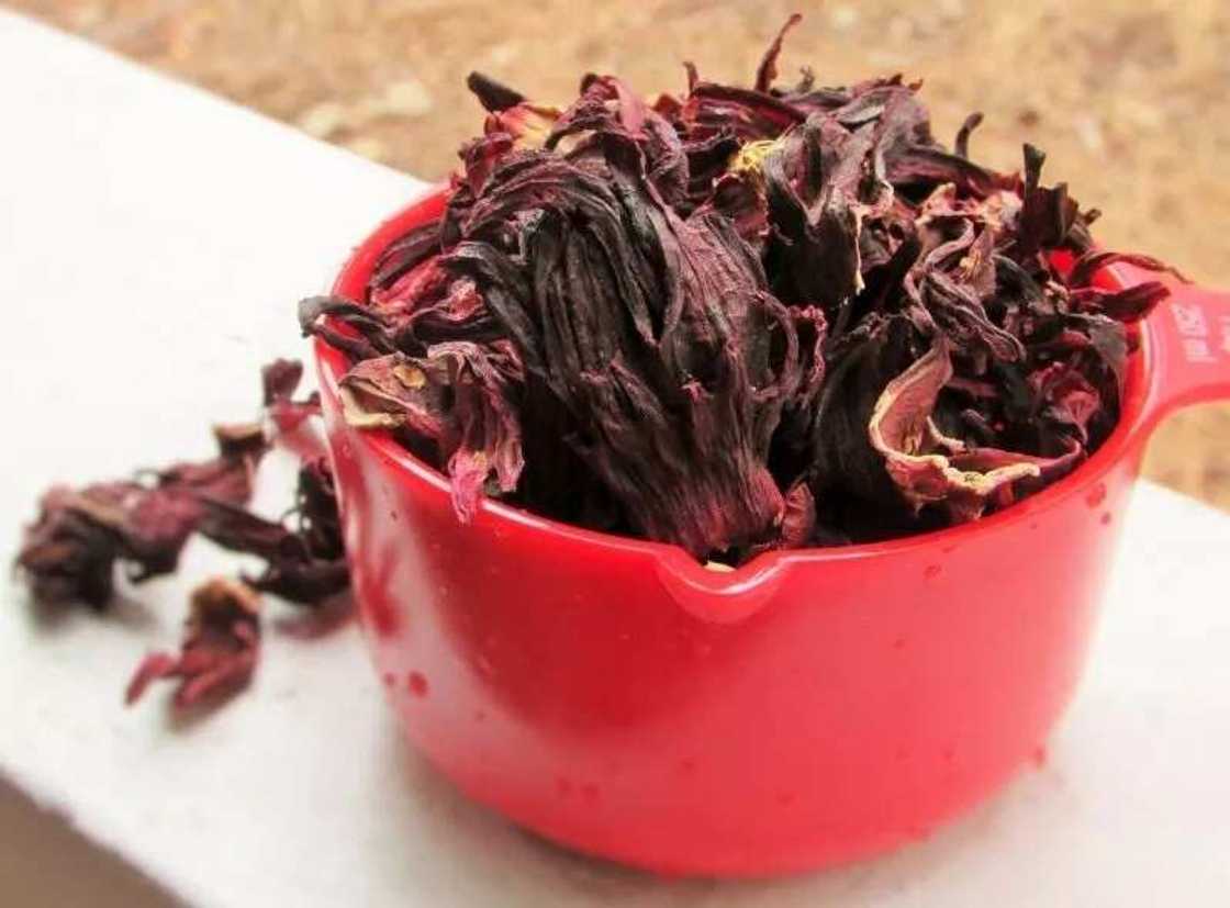 Dry Rosette leaves for Zobo drink production