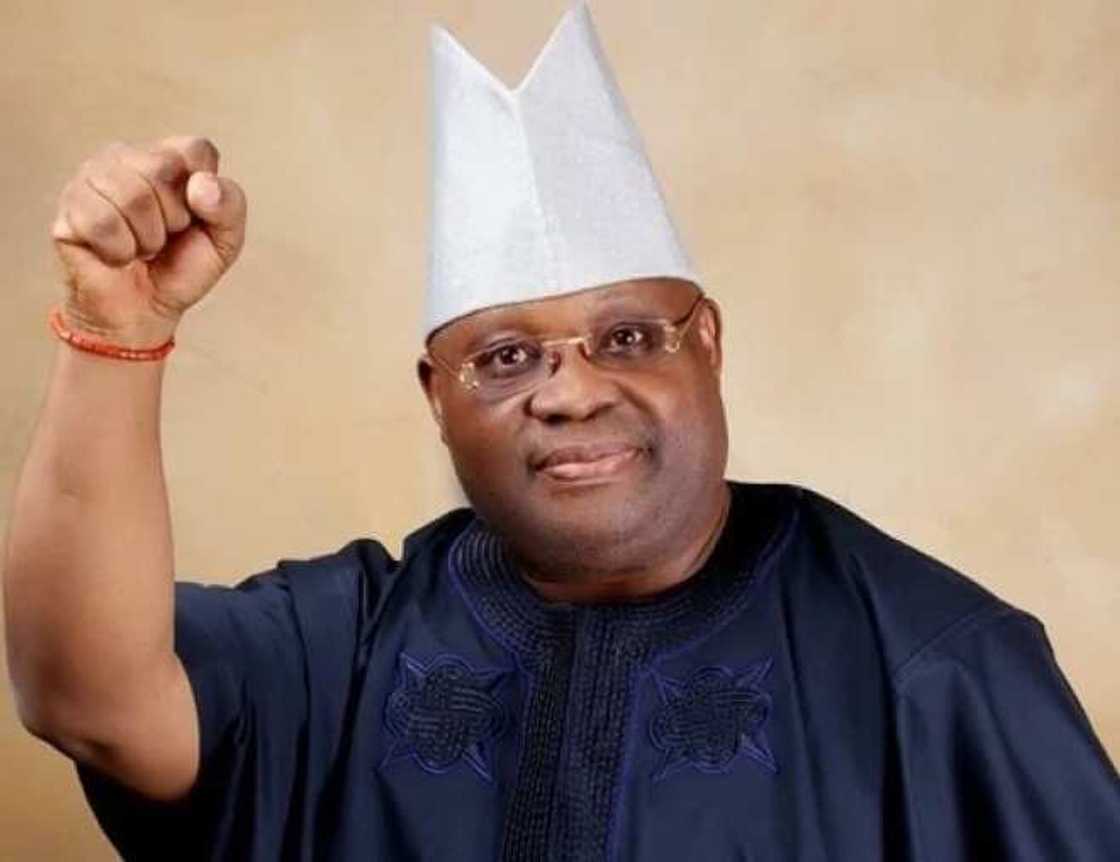 Iyalaina baki daya sunyi addu’a da azumin kwanaki 40 saboda kudirina na takarar gwamna – Inji wani Sanata Iyalaina baki daya sunyi addu’a da azumin kwanaki 40 saboda kudirina na takarar gwamna – Inji wani Sanata