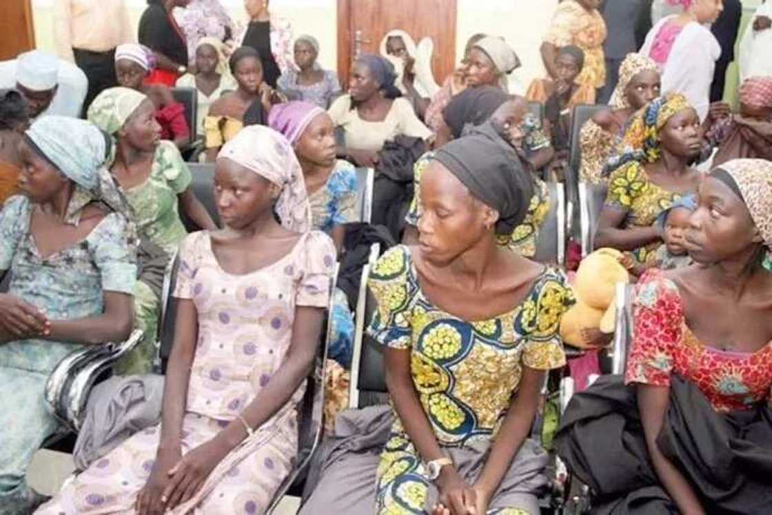HIRA TA MUSAMMAN: Yadda na auri yan matan Chibok 2 - Kwamandan yan ta'addan Boko Haram HIRA TA MUSAMMAN: Yadda na auri yan matan Chibok 2 - Kwamandan yan ta'addan Boko Haram