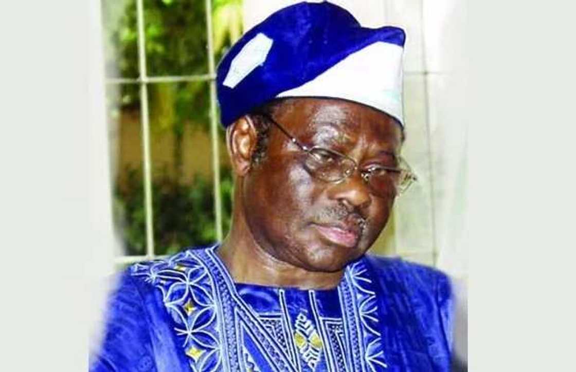 Gamji dan kwarai: Yadda ta kwashe tsakanin Ahmadu Ali da Sardauna a lokacin da aka sallami daliban Arewa daga jama’ar Ibadan Gamji dan kwarai: Yadda ta kwashe tsakanin Ahmadu Ali da Sardauna a lokacin da aka sallami daliban Arewa daga jama’ar Ibadan