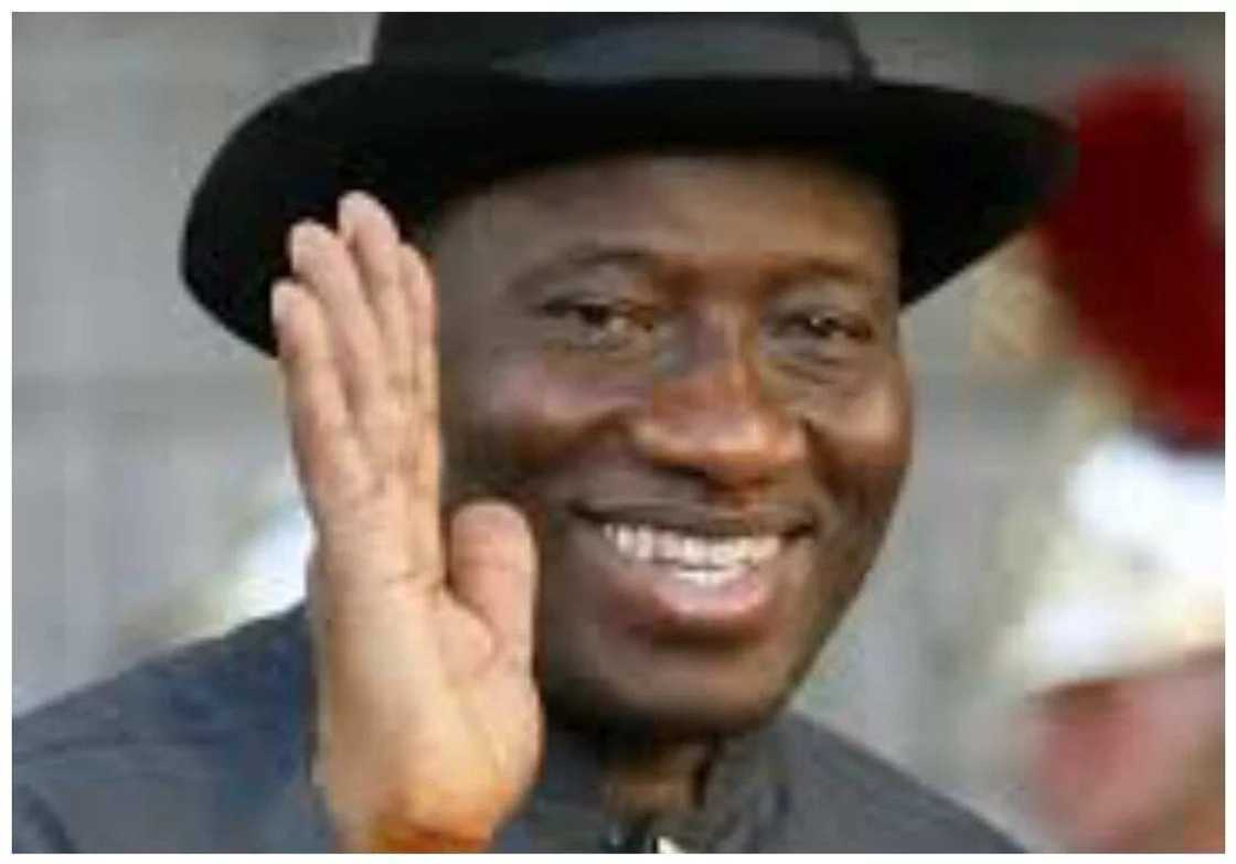 Reno Omokri releases Jonathan’s SSCE result, blasts ex-president’s critics (photo) Reno Omokri releases Jonathan’s SSCE result, blasts ex-president’s critics (photo)