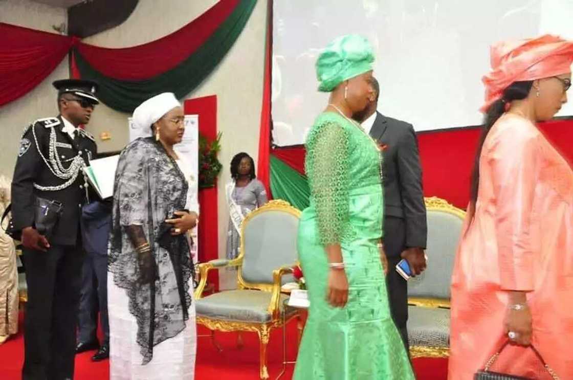 Uwargidan shugaban kasa Aisha Buhari ta halarci gagarumin taro a kasar Burkina Faso (hotuna) Uwargidan shugaban kasa Aisha Buhari ta halarci gagarumin taro a kasar Burkina Faso (hotuna)