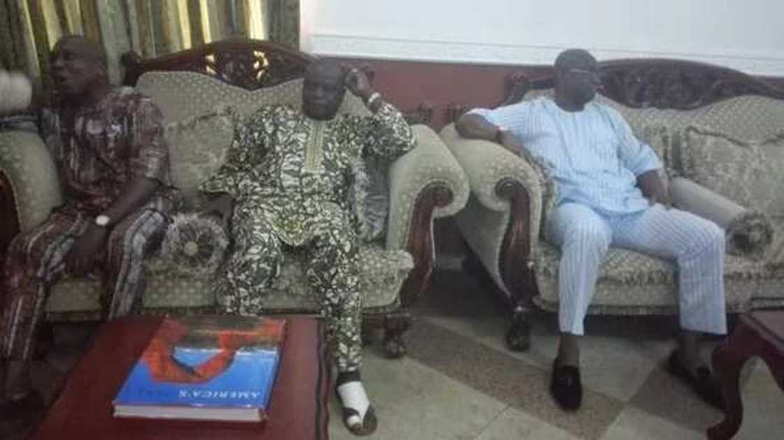Gov Fayose visits Osun, hugs Aregbesola (see photos) Gov Fayose visits Osun, hugs Aregbesola (see photos)