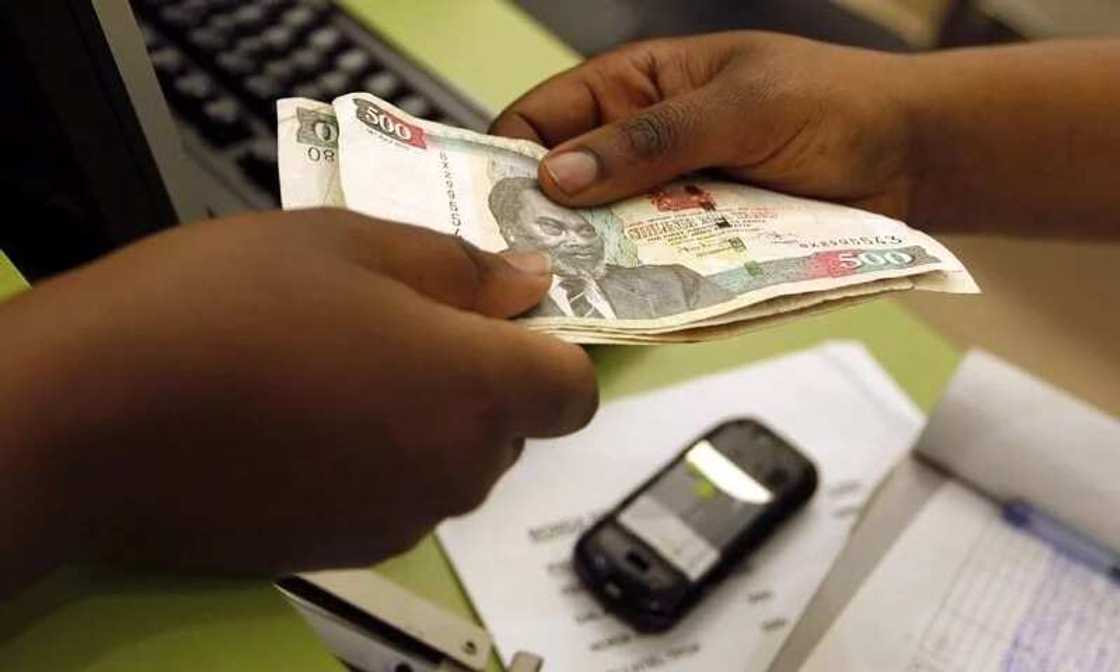 A kul! Kada ka kuskura ka ci bashi don yin waɗannan abubuwa guda 3 A kul! Kada ka kuskura ka ci bashi don yin waɗannan abubuwa guda 3