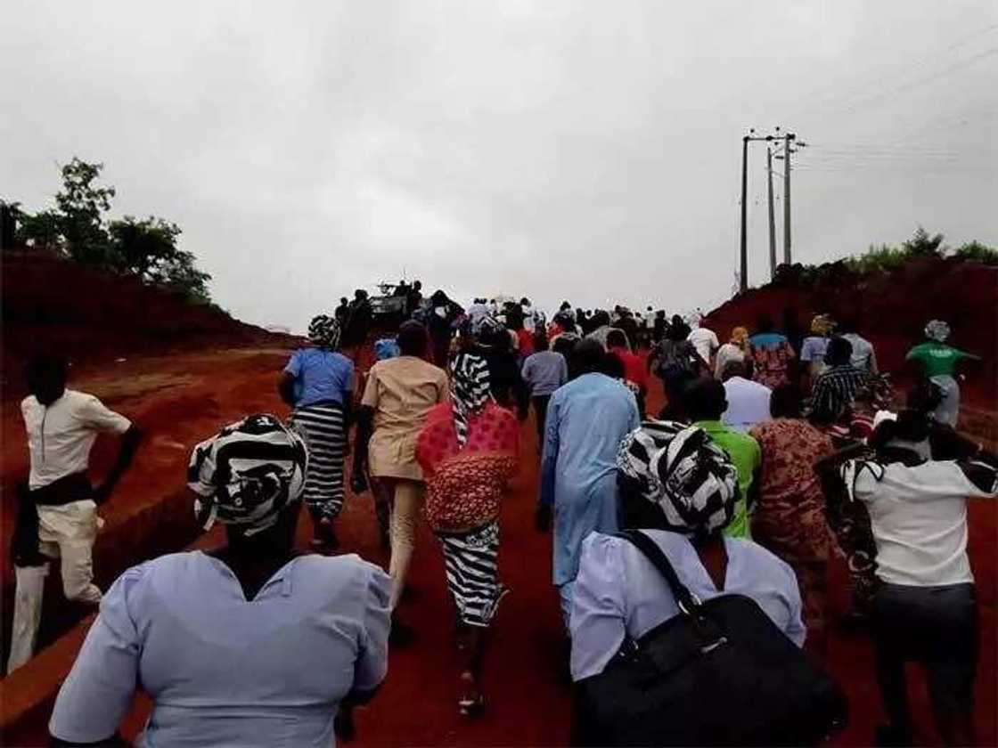 Tears as Benue buries 2 Catholic priests, 17 parishioners allegedly killed by suspected herdsmen (photos)