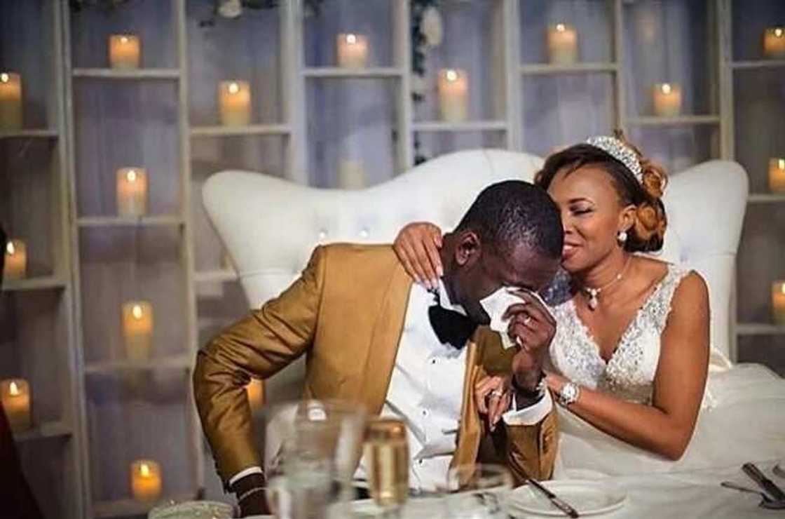 Ango da kuka a bikinsa Ango da kuka a bikinsa