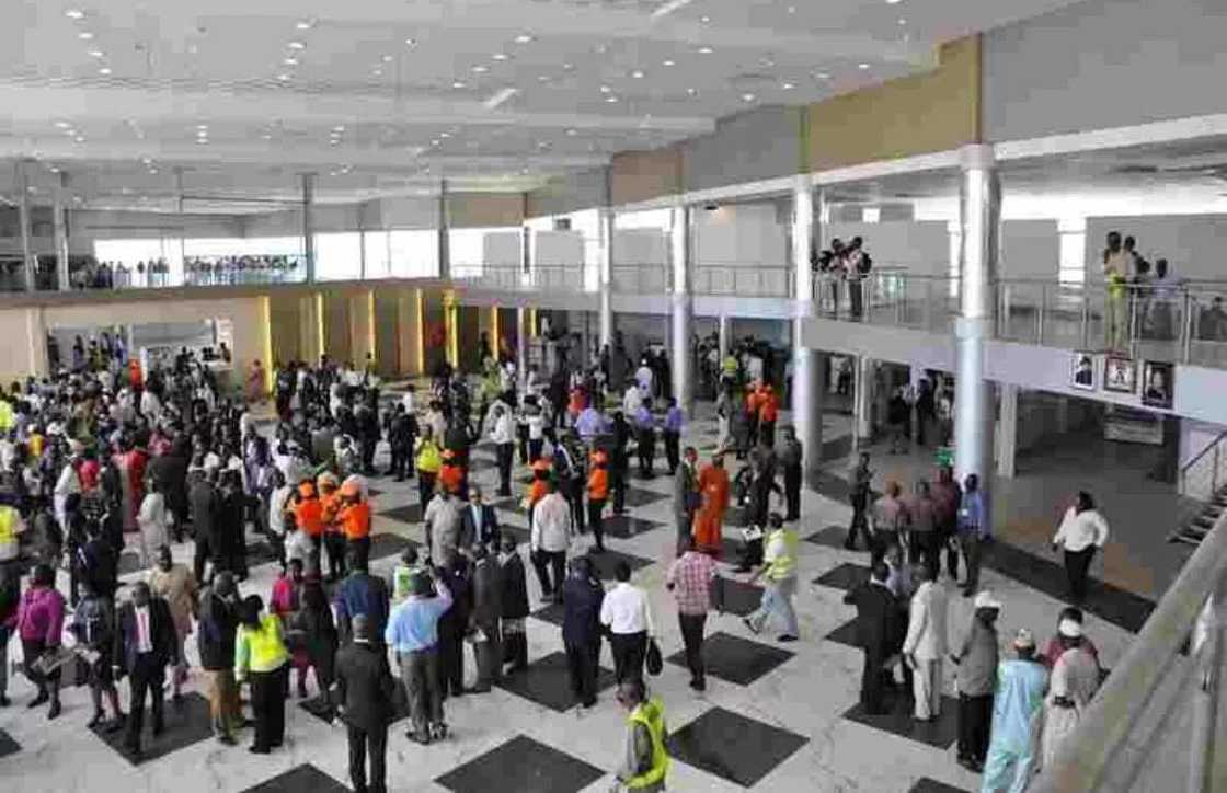 400 British Airways passengers stranded in Nigeria over IT problems 400 British Airways passengers stranded in Nigeria over IT problems