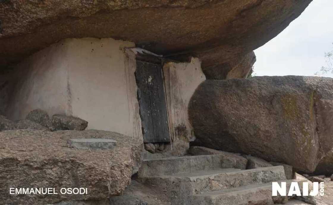 131-year-old Iya Orisa living under Olumo Rock (photos, video) 131-year-old Iya Orisa living under Olumo Rock (photos, video)