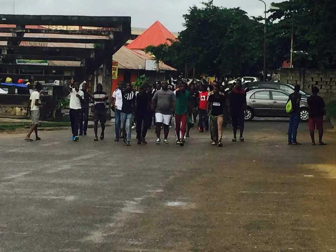 UNILAG Students Protest Death Of Colleague (Photos) UNILAG Students Protest Death Of Colleague (Photos)