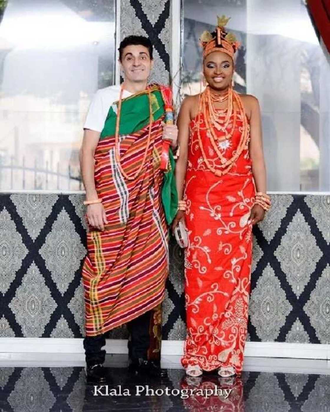 Nigerian lady weds her oyinbo lover in grand style (beautiful photos) Nigerian lady weds her oyinbo lover in grand style (beautiful photos)