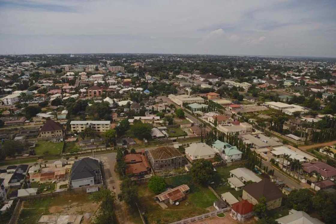 El-Rufai ya zaga garin Kaduna a helicofta (Hotuna) El-Rufai ya zaga garin Kaduna a helicofta (Hotuna)