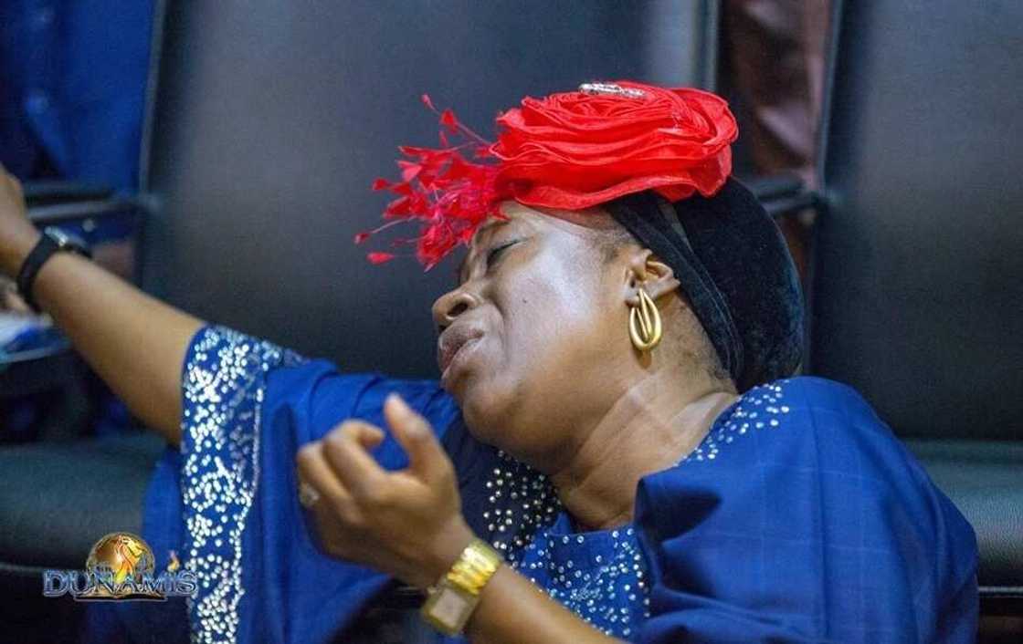 Emotions run deep as Dr Paul Enenche reportedly healed beautiful twin sisters from insanity Emotions run deep as Dr Paul Enenche reportedly healed beautiful twin sisters from insanity