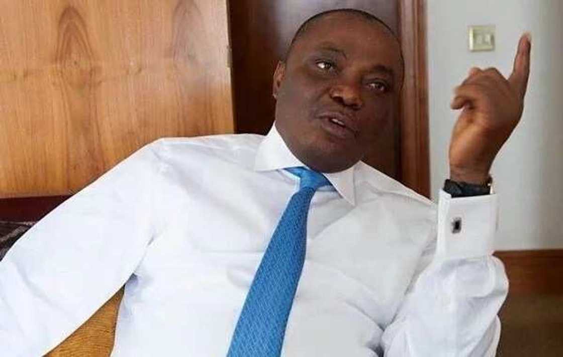 Da dumi-dumi: PDP ta dakatar da shahararren dan majalisa kwanaki 4 bayan kayar da EFCC a kotu Da dumi-dumi: PDP ta dakatar da shahararren dan majalisa kwanaki 4 bayan kayar da EFCC a kotu