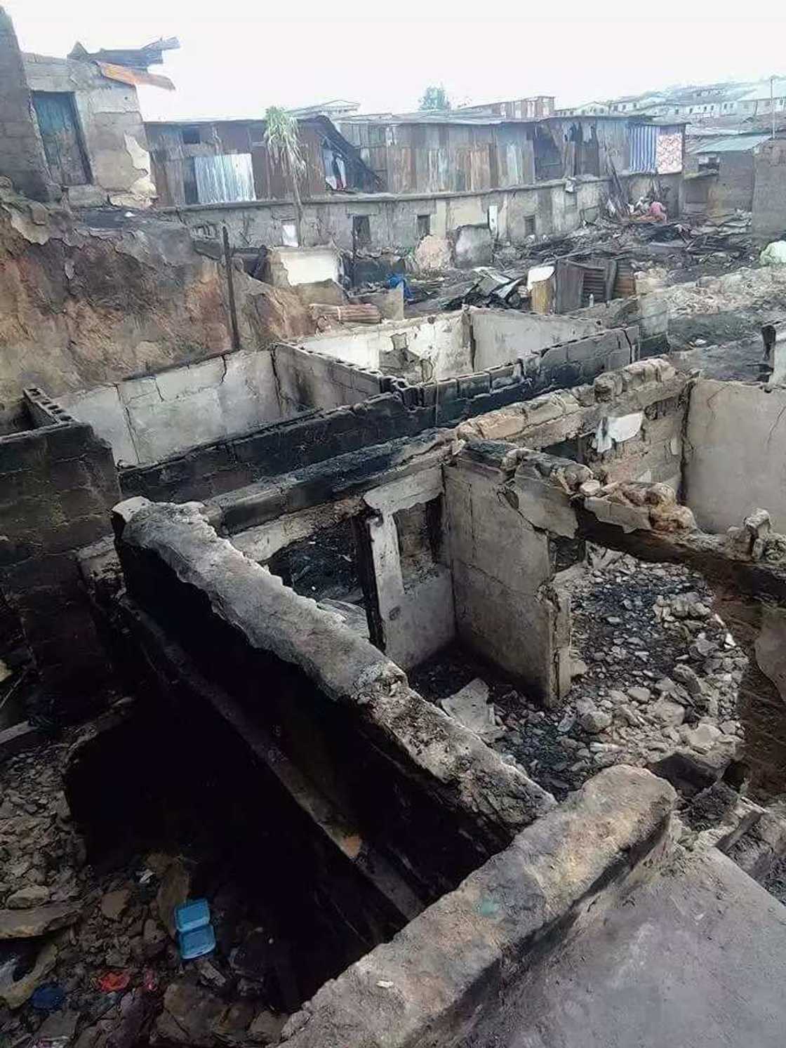 Kalli yadda mummunar gobara ta mayar da kasuwar Hausawa ta Mile 12 a Legas Kalli yadda mummunar gobara ta mayar da kasuwar Hausawa ta Mile 12 a Legas