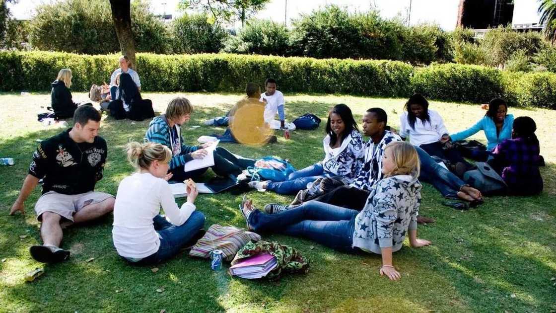 Why Universities in South Africa for International students? Why Universities in South Africa for International students?