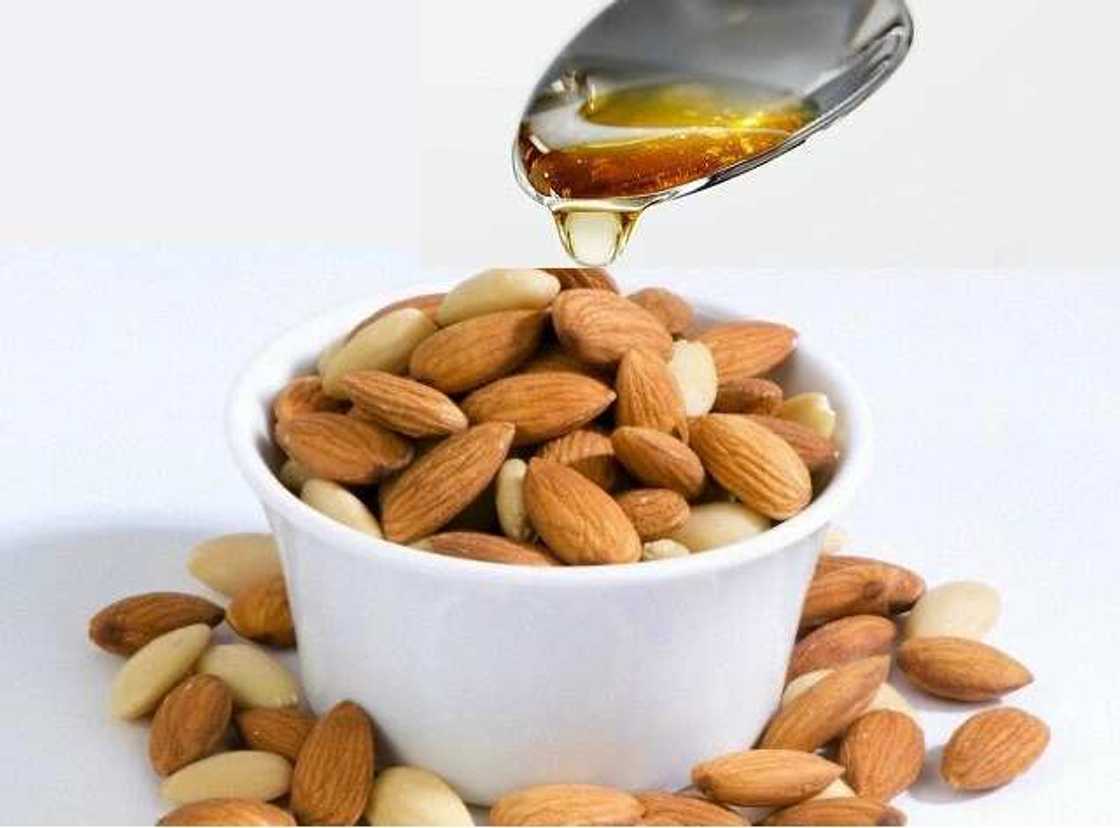 Almonds and honey Almonds and honey