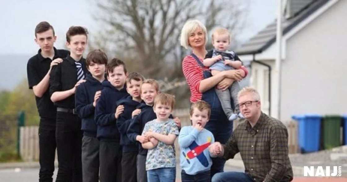 Huge Family Huge Family
