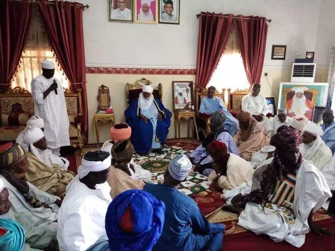 Gwamnatin jihar Kaduna ta kai ziyarar maraba ga Sarkin Zazzau bayan kwashe tsawon lokaci yana jinya a Ingila Gwamnatin jihar Kaduna ta kai ziyarar maraba ga Sarkin Zazzau bayan kwashe tsawon lokaci yana jinya a Ingila