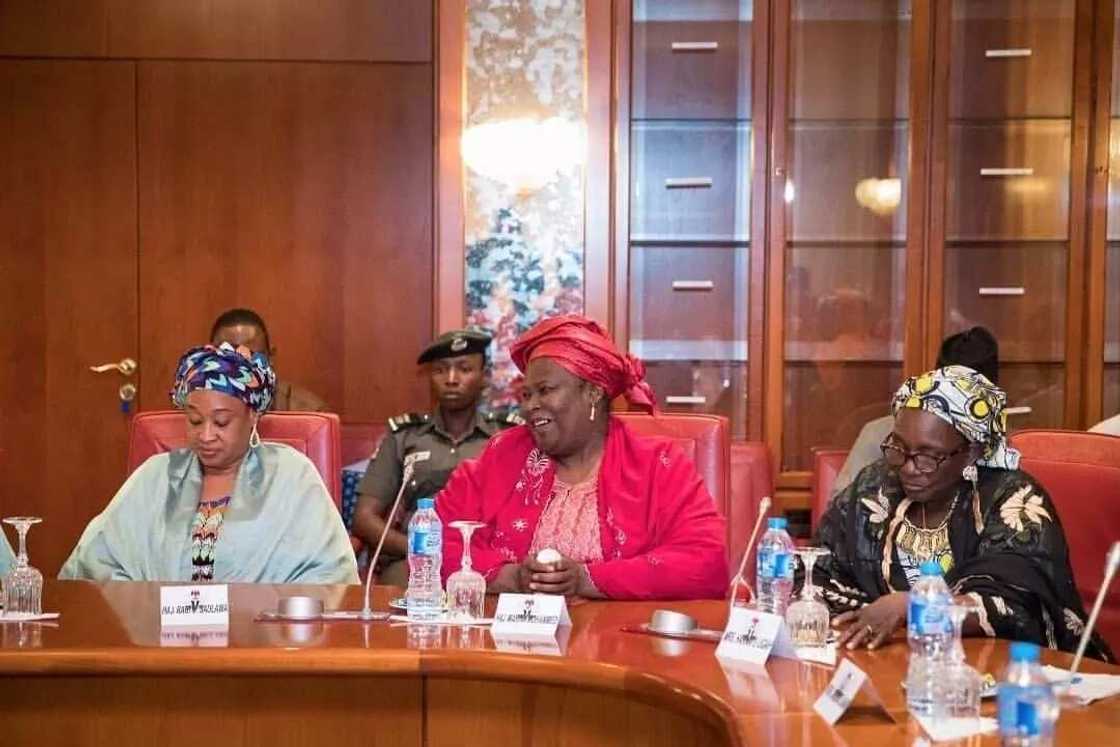 Uwargidar shugaban kasa ta karbi bakoncin shuwagabannin jam’iyar matan Arewa Uwargidar shugaban kasa ta karbi bakoncin shuwagabannin jam’iyar matan Arewa