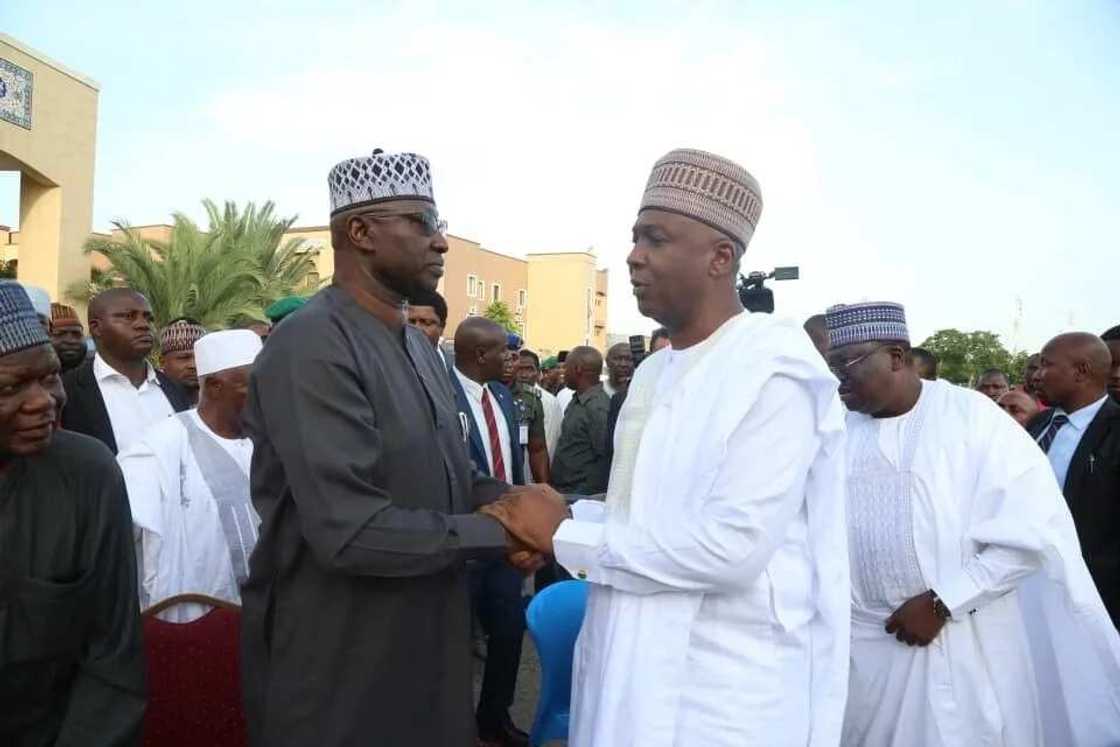 Cikin Hotuna: An binne gawar Adamu Ciroma, tsohon minista daga 1979 zuwa 2011 Cikin Hotuna: An binne gawar Adamu Ciroma, tsohon minista daga 1979 zuwa 2011