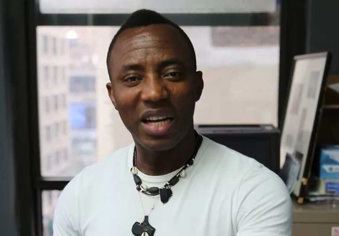 Gwamnatin tarayya ta haramtawa Radio Nigeria tattaunawar kai tsaye da Omoyele Sowore Gwamnatin tarayya ta haramtawa Radio Nigeria tattaunawar kai tsaye da Omoyele Sowore