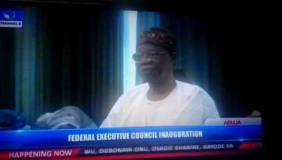 FLASH: Fashola Sworn In As Power, Works & Housing Minister