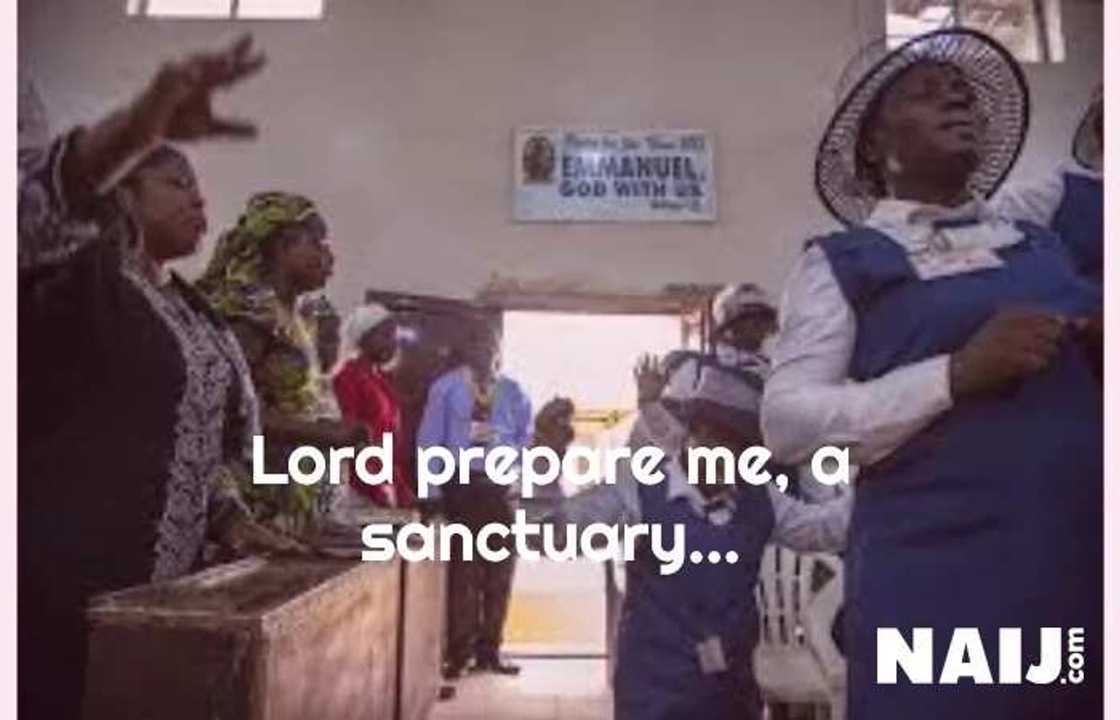 7 songs Nigerians have been singing wrongly 7 songs Nigerians have been singing wrongly