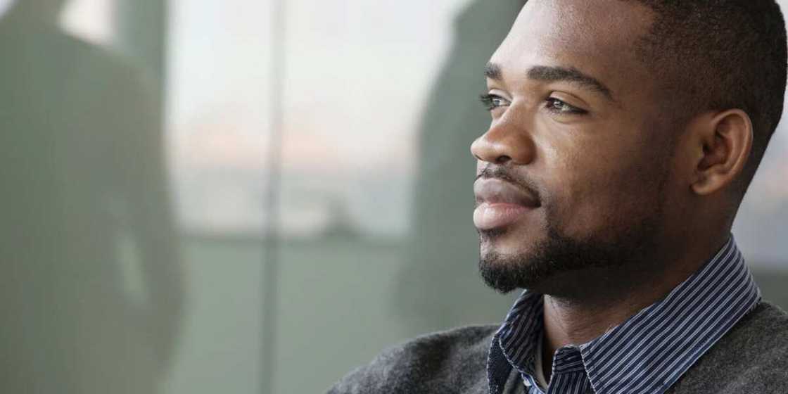 5 ridiculous styles Nigerian guys use to toast women 5 ridiculous styles Nigerian guys use to toast women