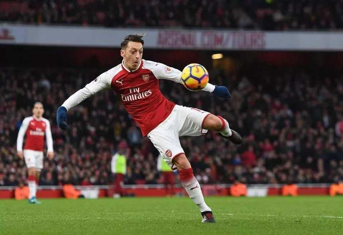 Mesut Ozil to sign new Arsenal contract because of Aubameyang’s arrival