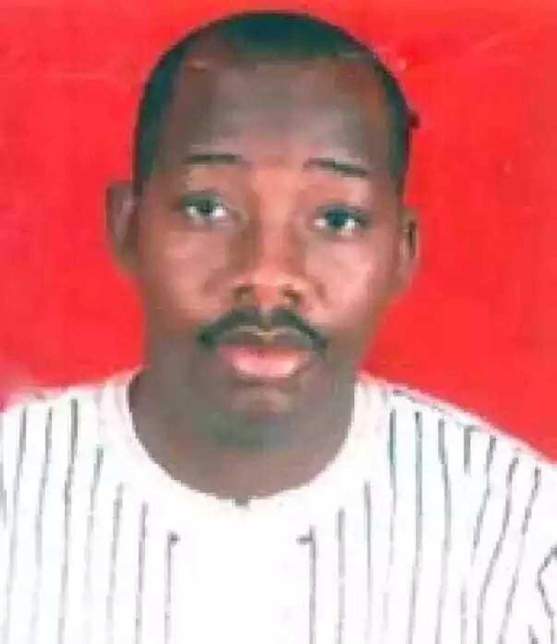 Jerin sunayen mutanen da hukumar EFCC ke nema ruwa a jallo Jerin sunayen mutanen da hukumar EFCC ke nema ruwa a jallo