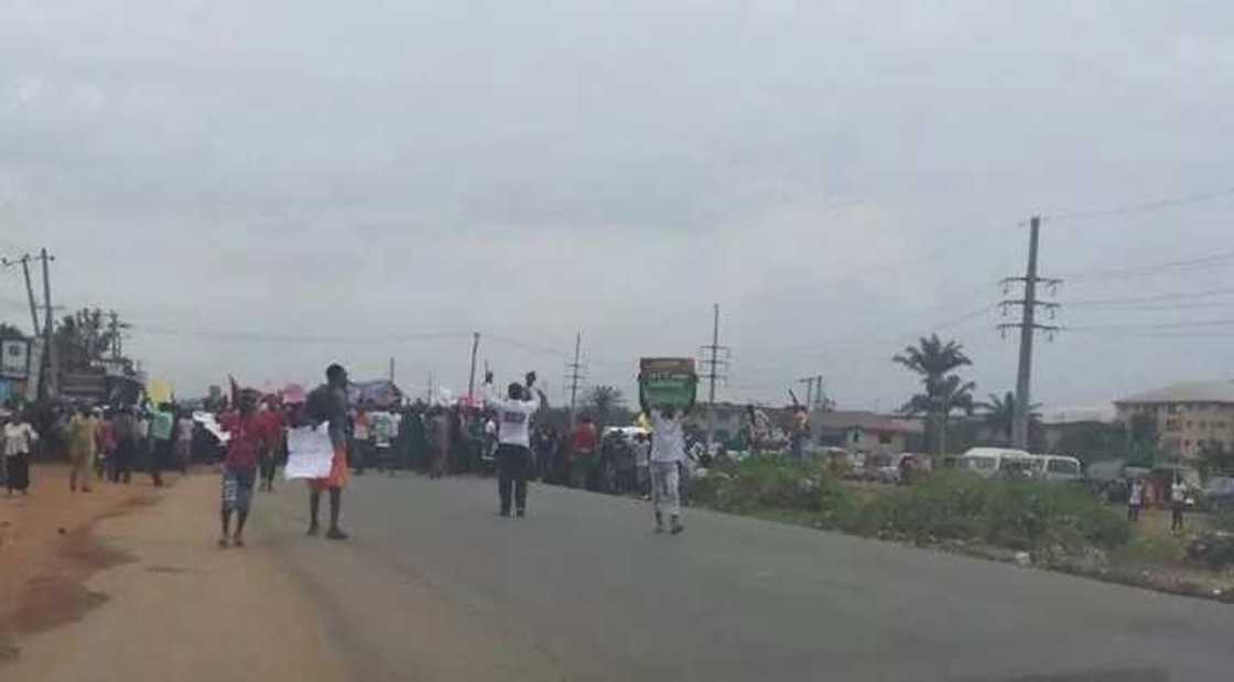 PHOTOS: Pro-Biafra Protesters Move To Aba