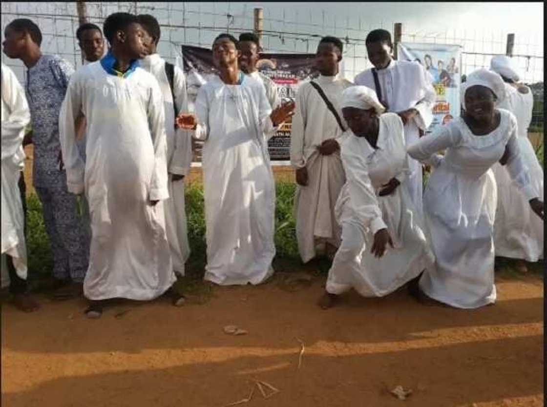 8 things that only members of White Garment Churches would understand (Photos) 8 things that only members of White Garment Churches would understand (Photos)