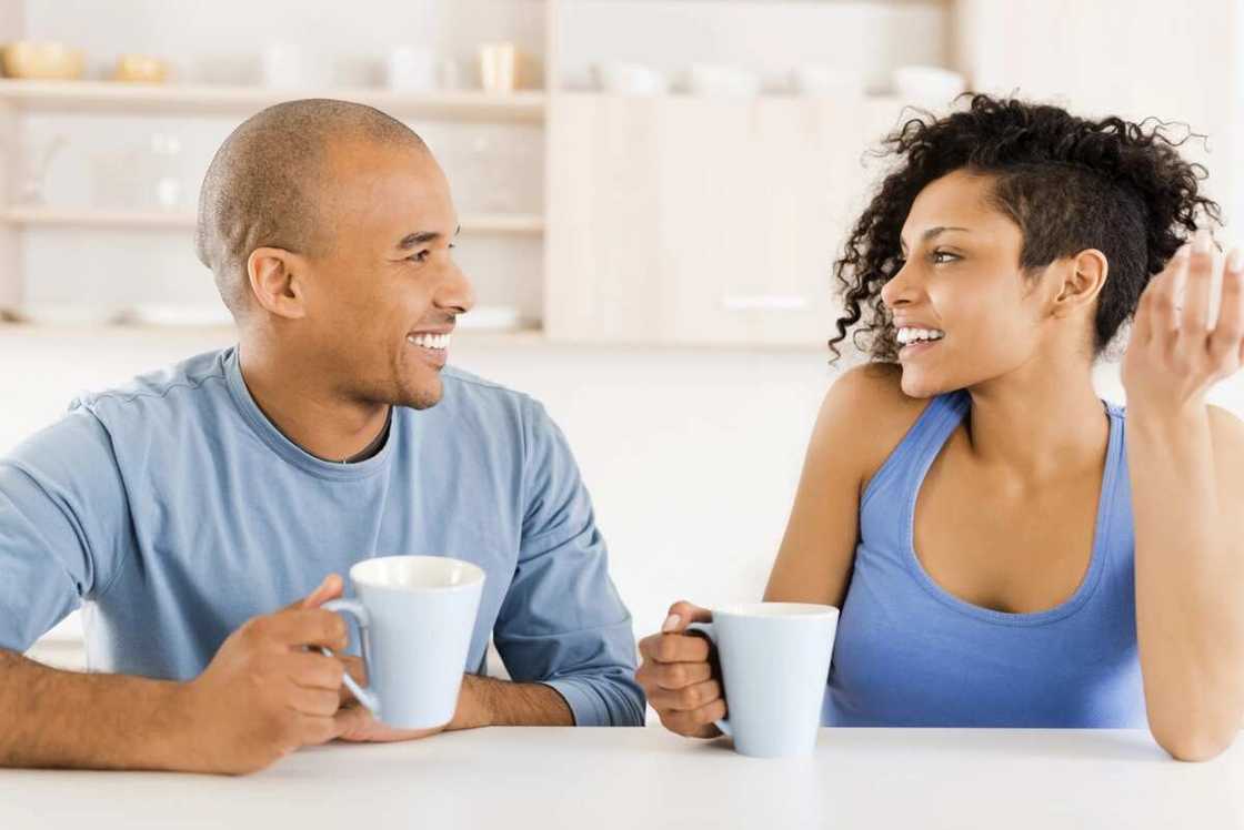 How to approach a girl How to approach a girl